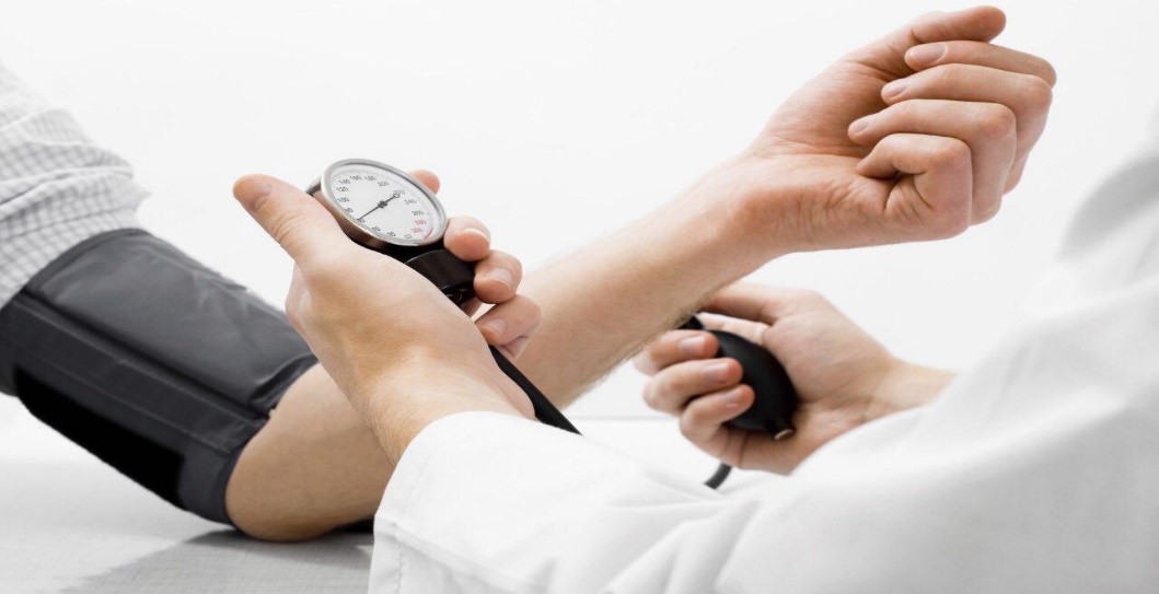 درمان اورژانسی فشار خون بالا به چه صورت است؟